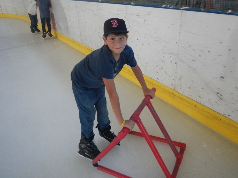 Village Camps International Summer Camp Leysin, Switzerland 2026-08-15 https://www.villagecamps.com/journals_admin/images/708-12-ice skating (2).jpg